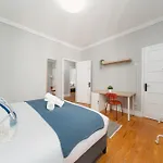 ゲストハウス Soar L Entrecampos 3 L Comfort Stay, Fast Wifi, Steps To Metro, Near Campo Grande Park リスボン