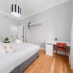 Guest house Soar L Entrecampos 3 L Comfort Stay, Fast Wifi, Steps To Metro, Near Campo Grande Park Lisbon