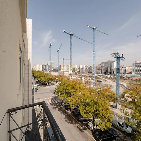 Soar L Entrecampos 3 L Comfort Stay, Fast Wifi, Steps To Metro, Near Campo Grande Park Lisboa