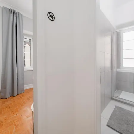 Soar L Entrecampos 3 L Comfort Stay, Fast Wifi, Steps To Metro, Near Campo Grande Park Affittacamere Lisbona