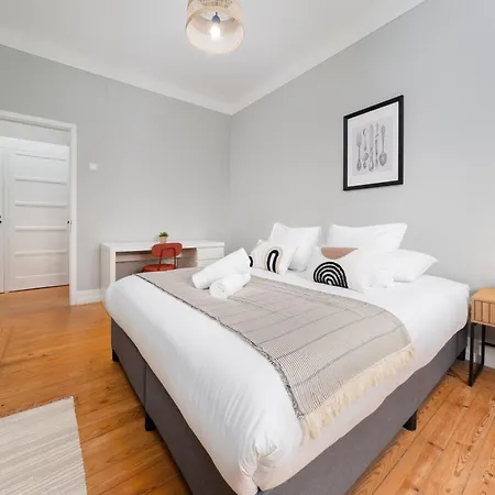 Soar L Entrecampos 3 L Comfort Stay, Fast Wifi, Steps To Metro, Near Campo Grande Park Affittacamere